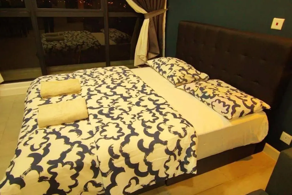 Bs115- Klia- Selfcheck-In- Wifi- Netflix- Parking- Sepang, 5071 Apartment